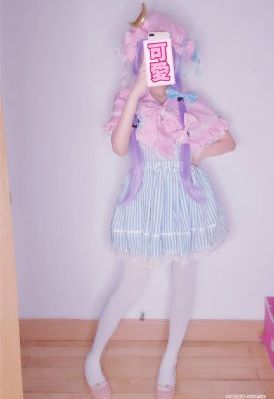 女大学生