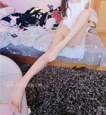 忘穿内裤被同桌摸了好爽